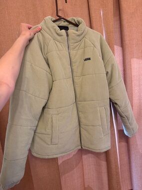 Vans Quilted Puffer Jacket in Light Sage Green
